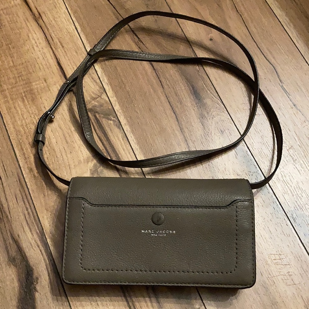 Marc Jacobs Empire City Leather Wallet Crossbody